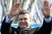 Янукович пообещал подкинуть деньжат