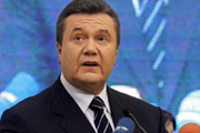 Янукович обвинил Ющенко в давлении на судей КС