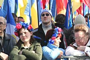 На бело-голубом Майдане...