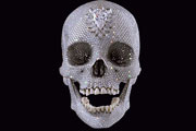 Бриллиантовый череп продан за баснословную сумму
