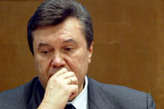 Янукович едет в логово НАТО