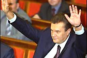 Янукович переизбран лидером Партии регионов