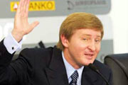 Ющенко советуют сделать Ахметова сенатором