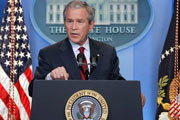 Буш поддержал Грузию, припугнув Россию изоляцией