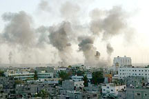 Израиль крушит Газу с суши и моря. Перемирия не будет