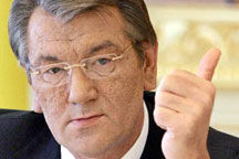 Ющенко отомстил известному певцу за поддержку Януковича