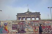 Берлинская стена предрассудков