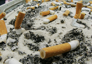 Двухлетний индонезиец стал курить в три раза меньше!