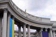 МИД Украины отчитал Лужкова за Севастополь