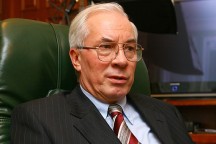 Азаров уверен, что выборы не изменят Кабмин