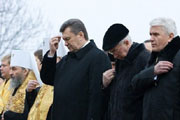 Новая донецкая религия: «одной рукой п…т, другой – крестится»