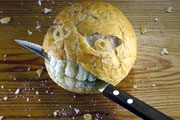 Хлебный кризис власти назвали «надуманной проблемой». Нет хлеба – извольте жрать пирожные!