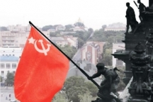 Львов официально отказался выполнять закон о красном флаге