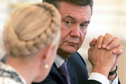 Янукович, Европа, Тимошенко. Кто-то лишний...
