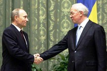 Азаров уединился с Путиным для разговора о газе