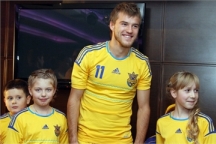 На Евро-2012 сборная Украины будет играть в модерновых вышиванках. ФОТО