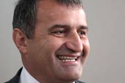 Президентом Южной Осетии станет штатный киллер из Украины?