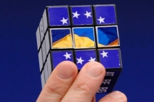 Еврокомиссары уламывают Украину в ЕС