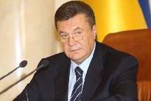 Янукович пообещал достойно ответить на взрывы в Днепропетровске