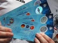 До Евро-2012 осталось 10 дней, а билетные спекулянты разошлись не на шутку