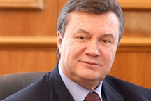 Депутаты  признались, что подарили Януковичу на День рождения