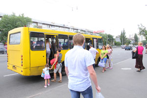Киевские чиновники не устояли перед напором Довгого и вернули популярную маршрутку