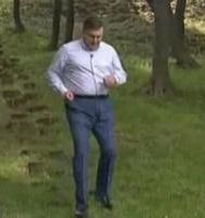 Трудяга-Янукович даже в отпуске работает в поте лица