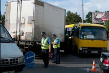 Ужасное ДТП в Киеве: грузовик протаранил переполненную людьми маршрутку