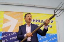 Ляшко: Турчинову и Яценюку выгодно, чтобы Тимошенко сидела