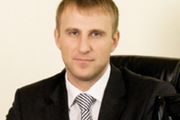 Первый пошел: один из кандидатов от «УДАРа» отказался баллотироваться от партии «тушек» и «функционеров» - в пользу бизнеса