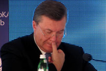 Янукович изобрел КУРОСАНЫ