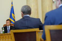 Янукович готовит увольнения семерых губернаторов