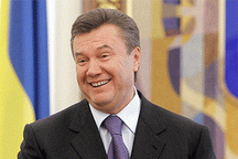 Янукович отправил Кабмин в отставку