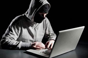 Хакеры воровали деньги через Интернет и мобильную связь