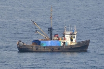 В Крыму из-за шторма за 7 минут затонул рыболовный сейнер