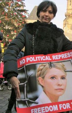 Тимошенко засветилась на Эйфелевой башне