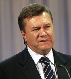 Янукович обвинил Азарова и его хлопцев в саботаже
