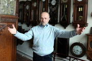 Киевлянин собрал самую большую в Украине коллекцию раритетных часов