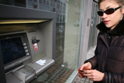 Как защититься от кражи денег с банковской карточки