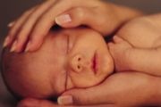 Матпомощь при рождении ребенка увеличат до 31 тыс. грн