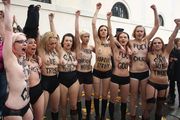 Журналисты пронюхали о том, сколько зарабатывают девицы из Femen