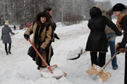 Офисный планктон – последняя надежда утопающего в снегу Киева
