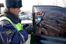 Украинских водителей снова будут штрафовать за тонировку