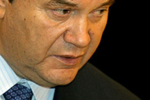 Янукович готов поступить жестко - распустить парламент