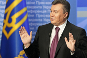 Оттепели не будет. Зачем Янукович помиловал Луценко
