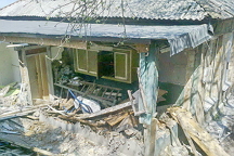 Рейдеры уничтожили часть дома киевской учительницы (ФОТО)