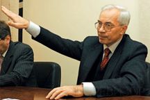 Азаров взял калькулятор и подсчитал убытки от Тимошенко