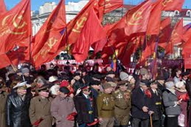Во Львове можно поднимать красные флаги в День Победы