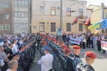 В Ивано-Франковске прошли митинги и шествия "Свободы", КПУ и ПР