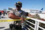 Стрельба в лос-анджелесском аэропорту: отложены 746 рейсов